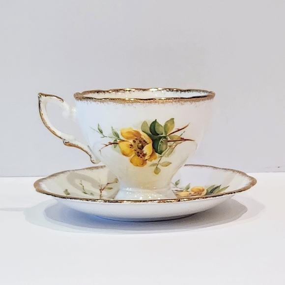 Mild rose Royal Standard. Tea cup and Saucer - Picture 2 of 9